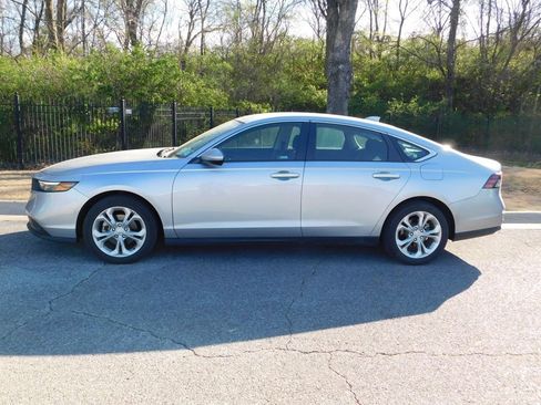 Used 2023 Honda Accord LX image 2