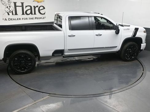 Used 2025 Chevrolet Silverado 2500 High Country w/ High Country Premium Package AWD/4WD image 36