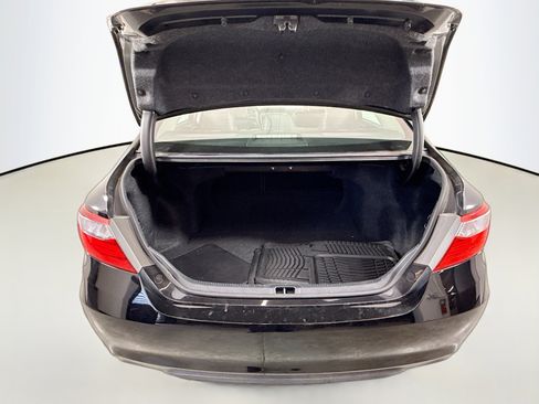 Used 2016 Toyota Camry SE image 22