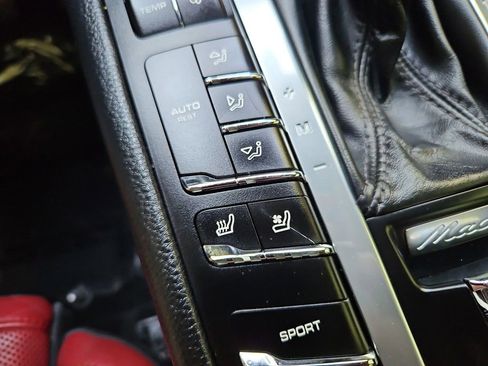 Used 2018 Porsche Macan GTS image 24