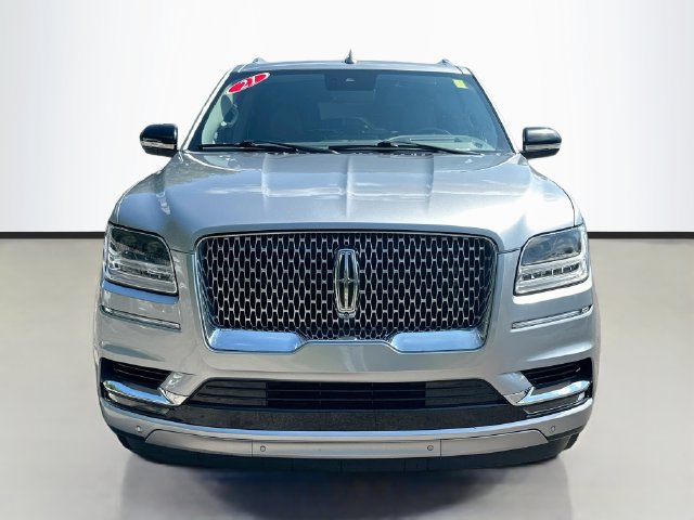 Used 2021 Lincoln Navigator Reserve w/ Luxury Package AWD/4WD image 3