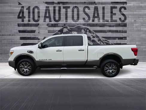 Used 2019 Nissan Titan Platinum Reserve w/ Platinum Utility Package image 7