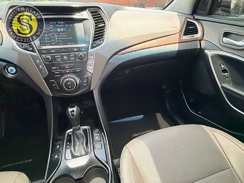 Used 2017 Hyundai Santa Fe FWD image 24