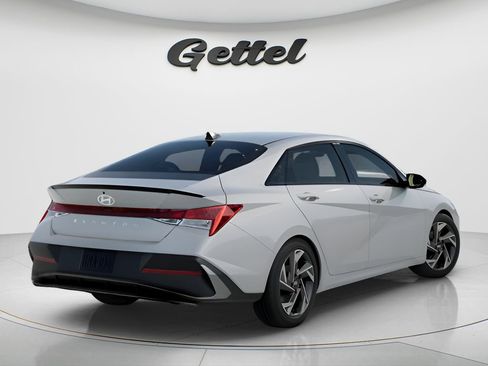 New 2026 Hyundai Elantra SEL Sport image 4