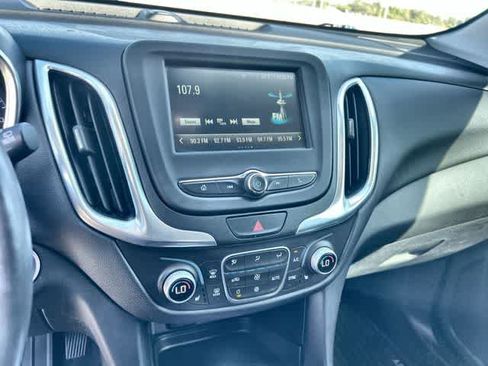 Used 2018 Chevrolet Equinox LT FWD image 18