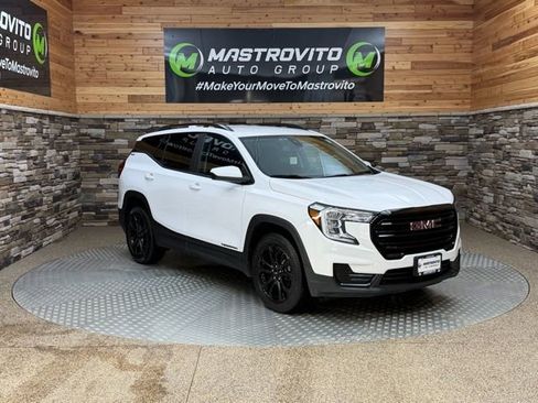 Used 2022 GMC Terrain SLE w/ Driver Convenience Package image 1