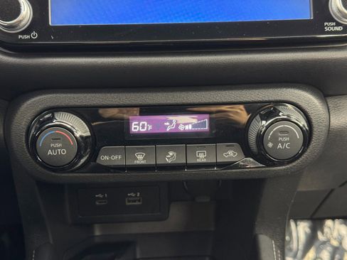 Used 2022 Nissan Kicks SR image 23