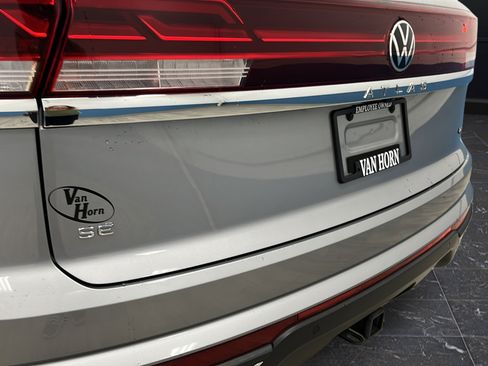 Used 2024 Volkswagen Atlas Cross Sport SE w/ Panoramic Sunroof Package AWD/4WD image 37