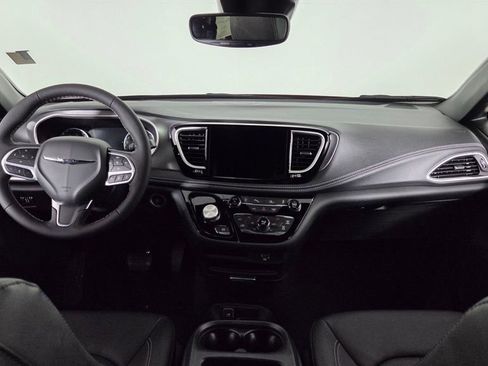New 2026 Chrysler Pacifica Select image 37
