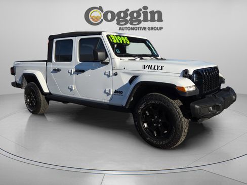 Used 2023 Jeep Gladiator Sport image 7