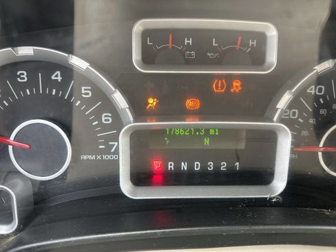 Used 2009 Ford Expedition XLT image 11