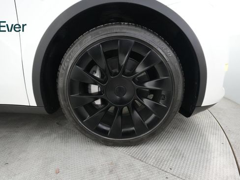 Used 2023 Tesla Model Y Long Range AWD/4WD image 20