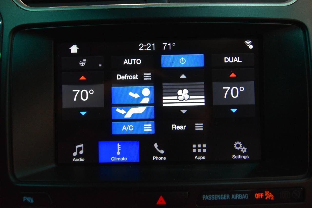 Used 2017 Ford Explorer XLT w/ Equipment Group 202A AWD/4WD image 21