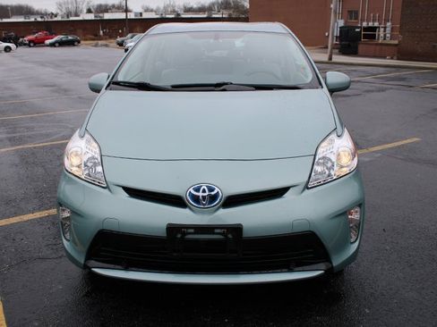 Used 2014 Toyota Prius Four image 3