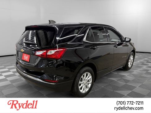 Used 2020 Chevrolet Equinox LT w/ Driver Convenience Package image 5