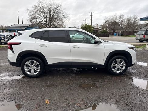 Used 2024 Chevrolet Trax LS image 6