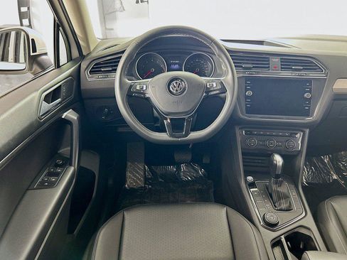 Certified 2021 Volkswagen Tiguan SE AWD/4WD image 21