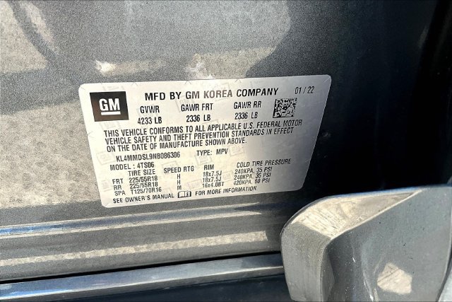 Used 2022 Buick Encore GX Select w/ Sport Touring Package FWD image 19