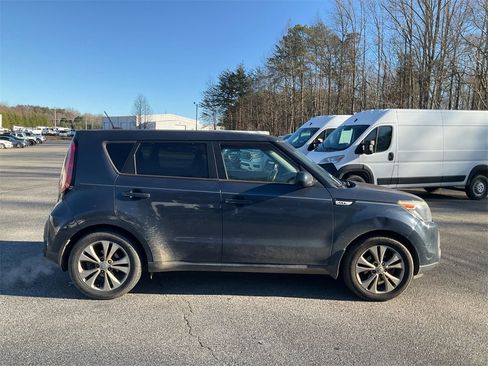 Used 2015 Kia Soul + image 4