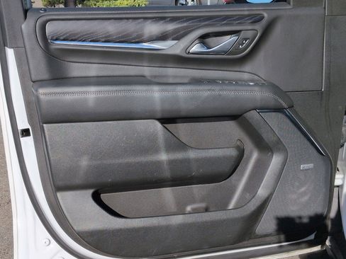 Used 2021 GMC Yukon Denali w/ LPO, Illumination Package image 14