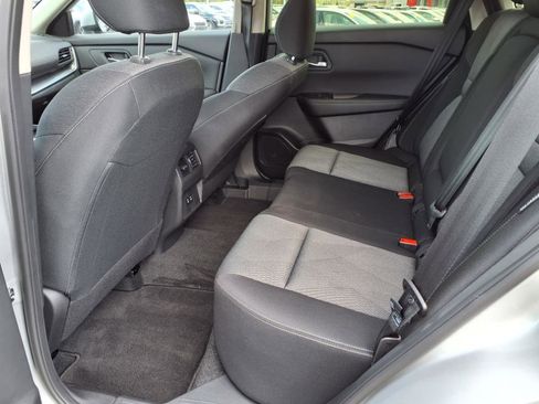 Certified 2025 Nissan Rogue SV image 5