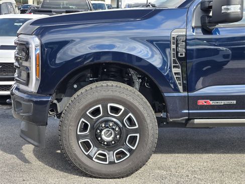 Used 2025 Ford F250 Platinum image 8