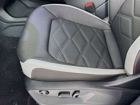 Used 2025 Volkswagen Atlas Peak Edition SE image 19