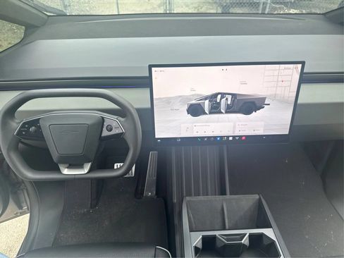 Used 2025 Tesla Cybertruck AWD Crew Cab image 27