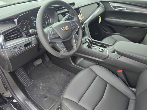 New 2026 Cadillac XT5 Luxury image 20
