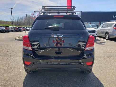 Used 2021 Chevrolet Trax LT w/ Midnight Edition AWD/4WD image 4
