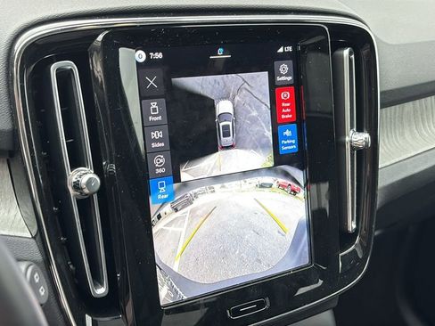 Certified 2026 Volvo XC40 B5 Plus AWD/4WD image 19