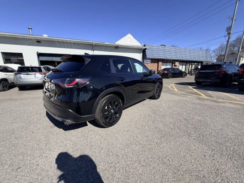 Used 2024 Honda HR-V Sport image 11