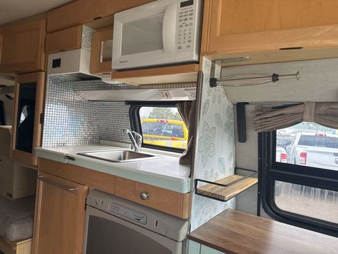 Used 2007 Chevrolet Express 3500 Extended w/ Power and Light Package image 9