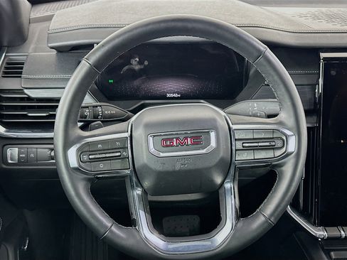 Used 2025 GMC Acadia Elevation image 18