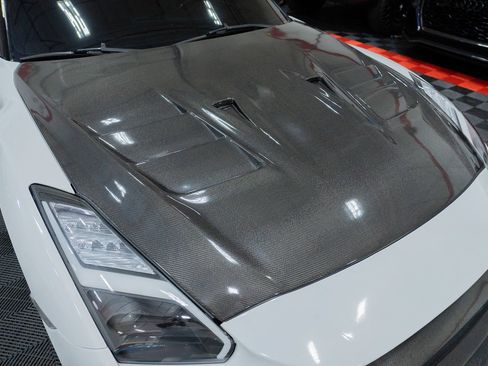 Used 2009 Nissan GT-R Premium AWD/4WD image 16