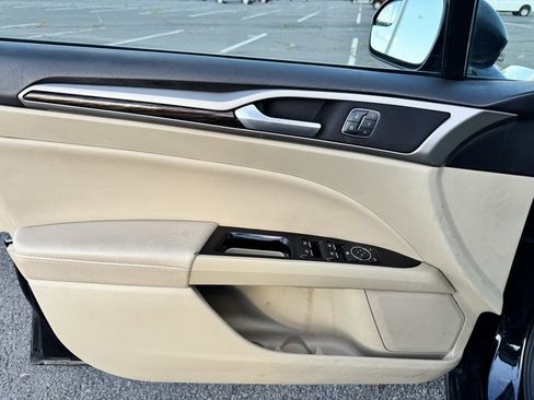 Used 2015 Ford Fusion SE w/ Equipment Group 502A image 20