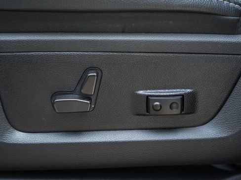 Used 2026 RAM 2500 Laramie AWD/4WD image 45