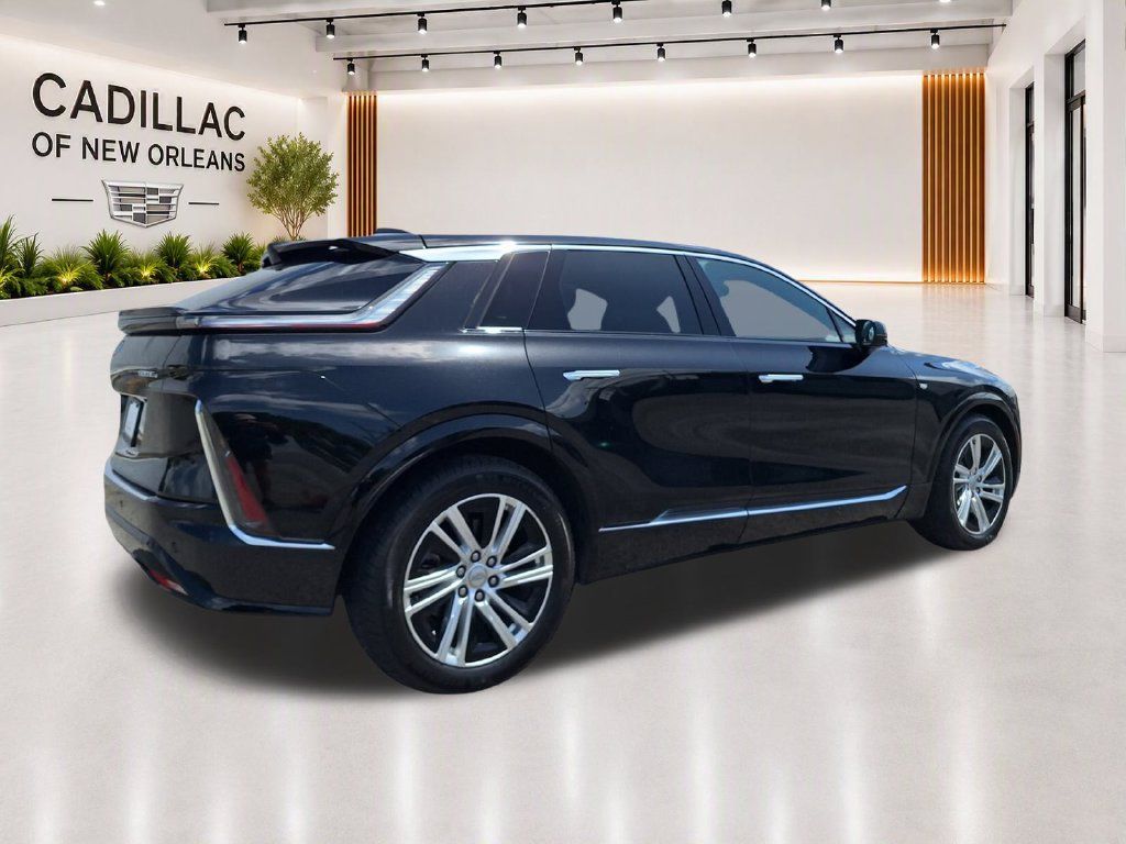 Certified 2024 Cadillac Lyriq Tech w/ Driver Assist Package AWD/4WD image 3