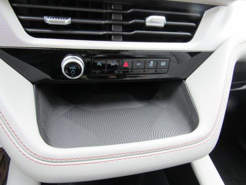 New 2026 Ford Explorer Active w/ Active Comfort Package image 25