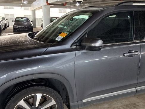 Used 2024 Honda Pilot Touring image 2