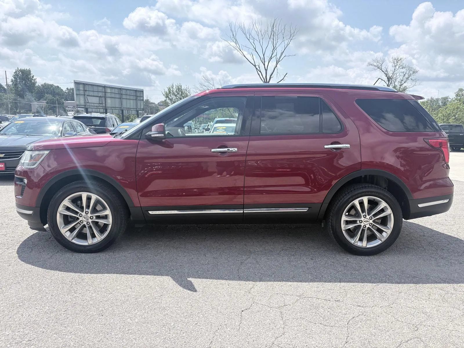 Used 2018 Ford Explorer Limited AWD/4WD image 9