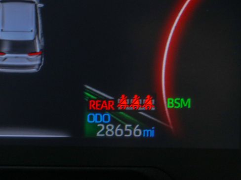Used 2023 Toyota RAV4 XLE w/ Convenience Package FWD image 16