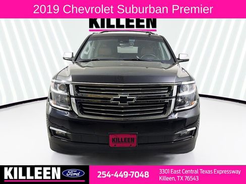 Used 2019 Chevrolet Suburban Premier w/ Premier Plus Edition AWD/4WD image 2