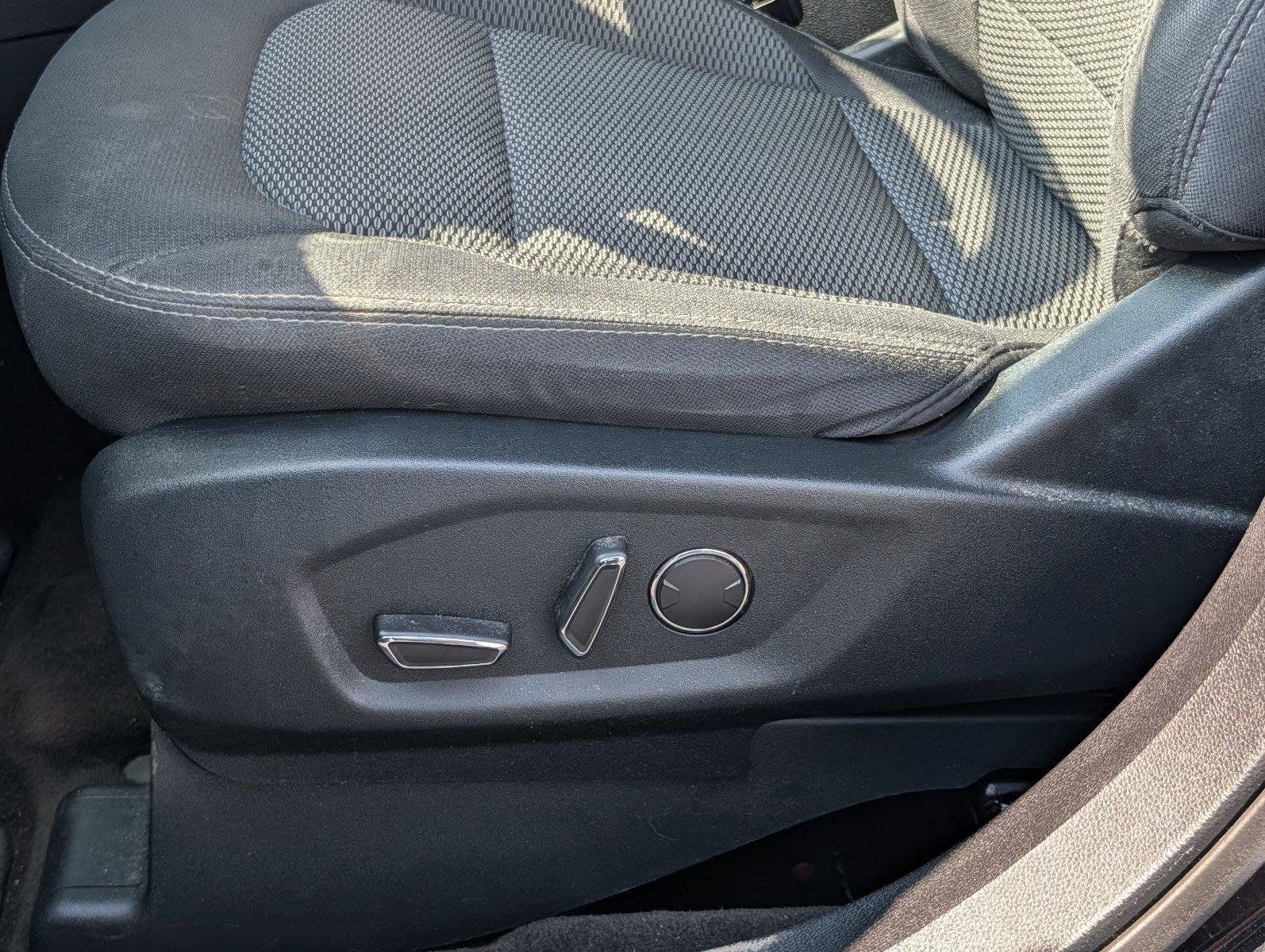Used 2018 Ford Explorer XLT FWD image 11