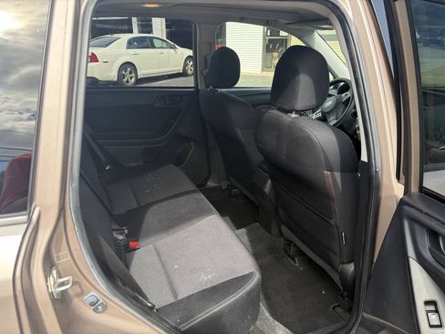 Used 2014 Subaru Forester 2.5i Premium w/ All-Weather Package AWD/4WD image 13