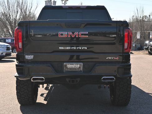 Used 2024 GMC Sierra 1500 AT4 w/ Technology Package image 9