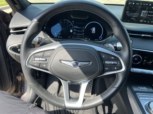 Used 2023 Genesis GV70 2.5T w/ Sport Prestige Package image 17