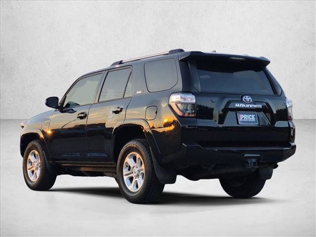Used 2022 Toyota 4Runner SR5 Premium w/ Moonroof Package RWD image 5