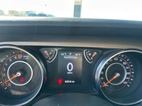 Used 2020 Jeep Gladiator Sport image 11