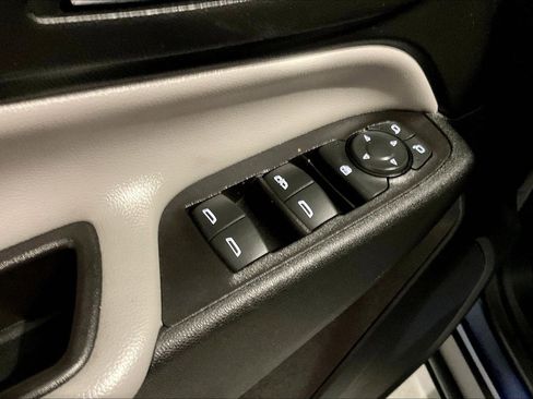 Used 2022 Chevrolet Equinox LT FWD image 35